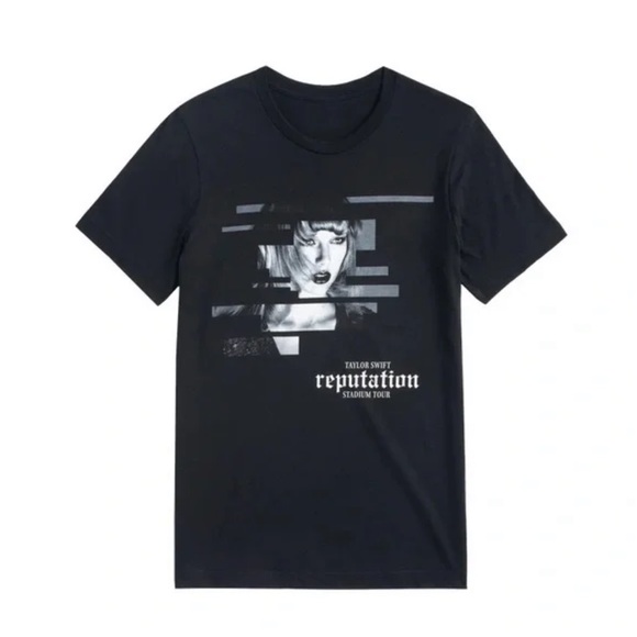 Reputation Tour Tee - Picture 1 of 4